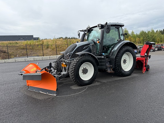 Valtra N 134 V 2 of 30