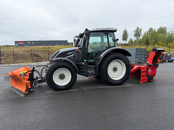 Valtra N 134 V 4 of 30