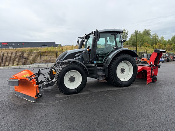 Valtra N 134 V 3 of 30