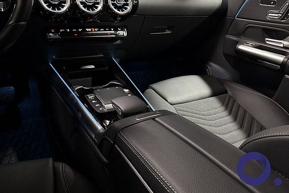 Mercedes-Benz EQA300 23 of 30