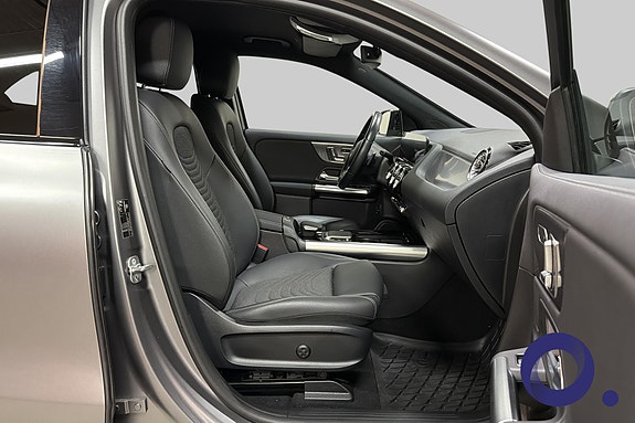 Mercedes-Benz EQA300 16 of 30