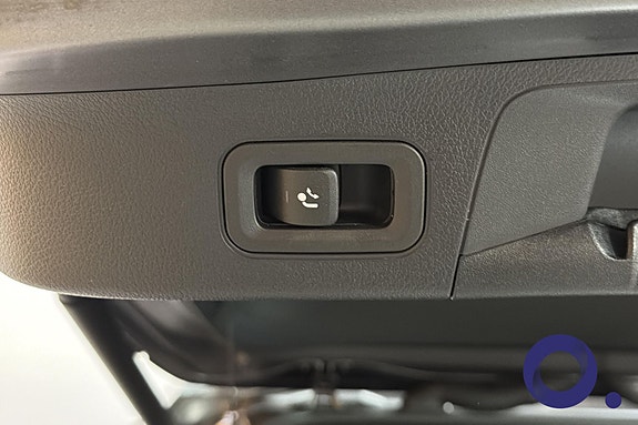 Mercedes-Benz EQA300 7 of 30