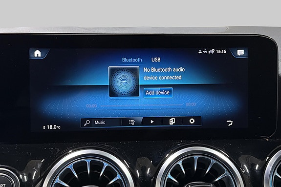 Mercedes-Benz EQA300 25 of 30