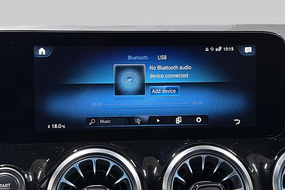 Mercedes-Benz EQA300 27 of 30
