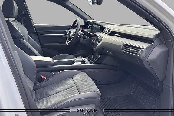 Audi Q8 e-tron 15 of 30