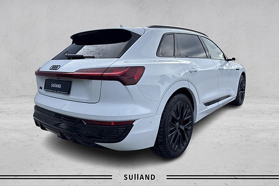 Audi Q8 e-tron 5 of 30