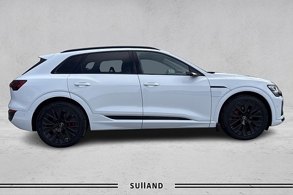 Audi Q8 e-tron 6 of 30