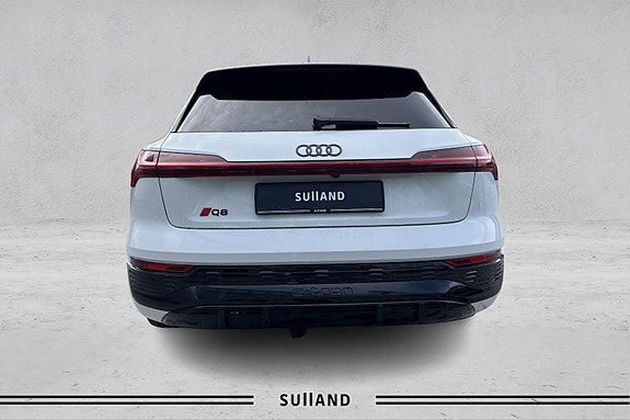 Audi Q8 e-tron 4 of 30