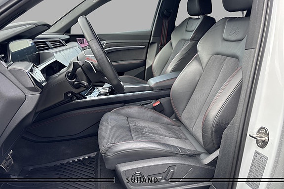 Audi Q8 e-tron 11 of 30
