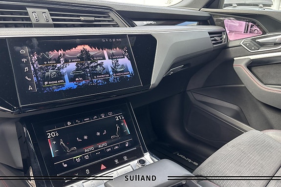 Audi Q8 e-tron 14 of 30