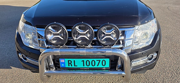 Mitsubishi Pajero 10 of 30