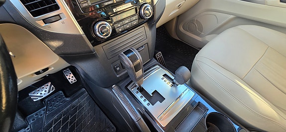 Mitsubishi Pajero 23 of 30