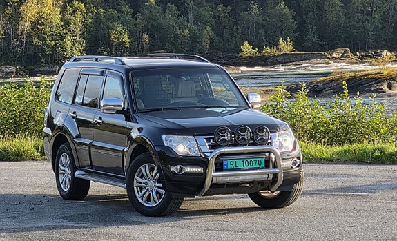 Mitsubishi Pajero 3 of 30