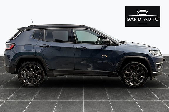 Jeep Compass 15 of 30