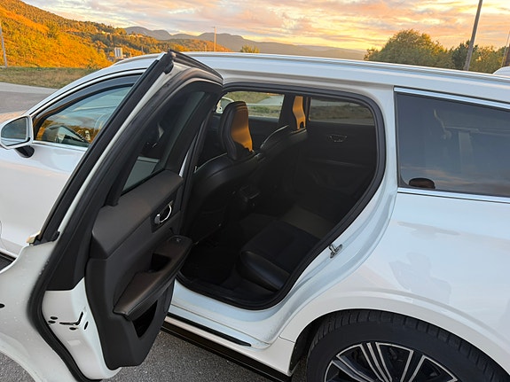 Volvo V60 18 of 27
