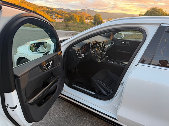 Volvo V60 19 of 27