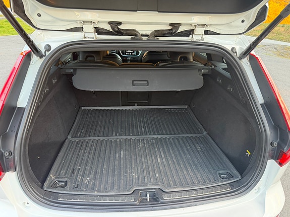 Volvo V60 17 of 27