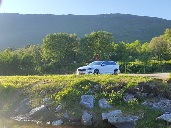 Volvo V60 2 of 27
