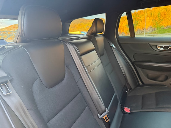 Volvo V60 16 of 27