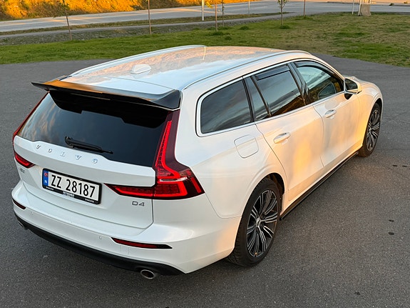 Volvo V60 8 of 27