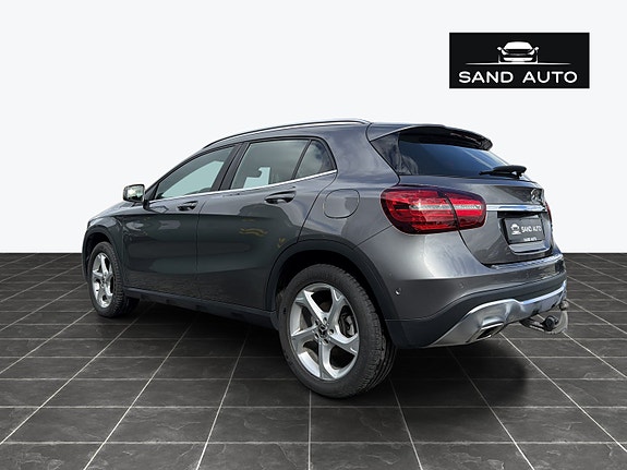 Mercedes-Benz GLA180 16 of 30
