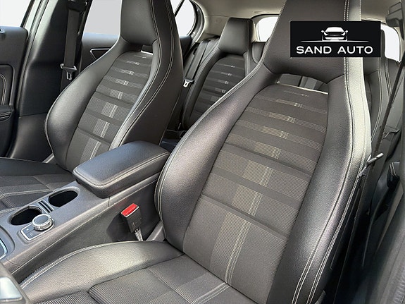 Mercedes-Benz GLA180 19 of 30