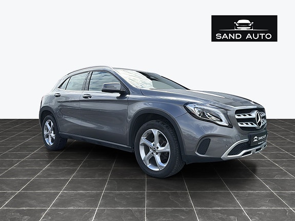 Mercedes-Benz GLA180 17 of 30
