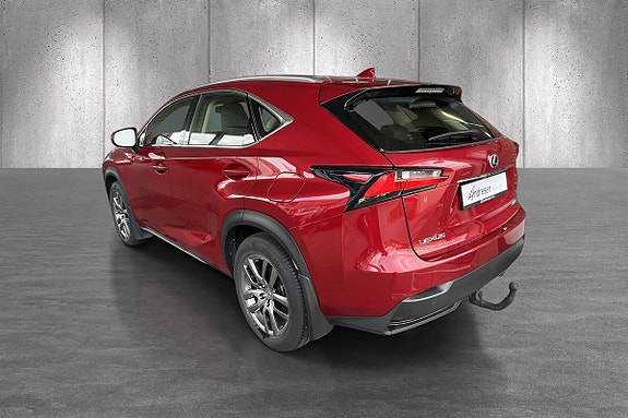 Lexus NX300h 3 of 18