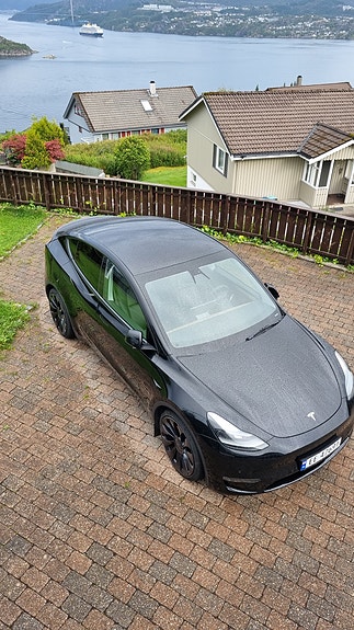 Tesla Model Y 10 of 10