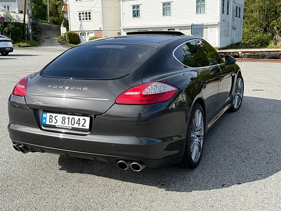 Porsche Panamera 4 6 of 30