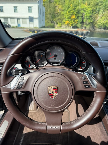 Porsche Panamera 4 15 of 30