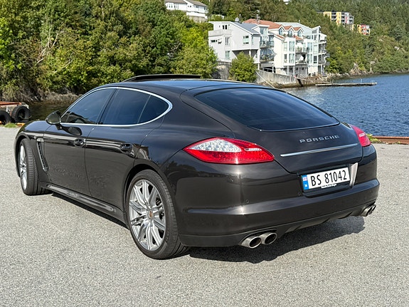 Porsche Panamera 4 8 of 30