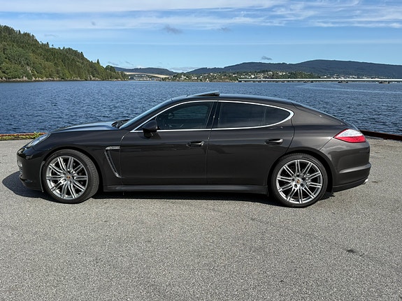 Porsche Panamera 4 9 of 30