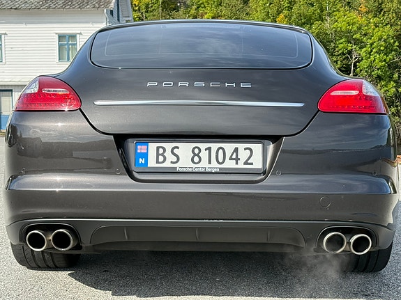 Porsche Panamera 4 7 of 30