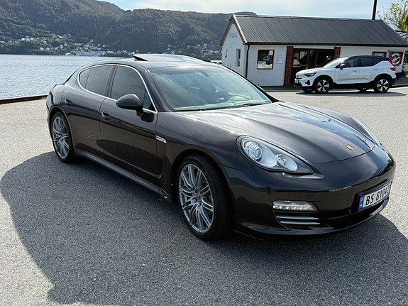 Porsche Panamera 4 4 of 30