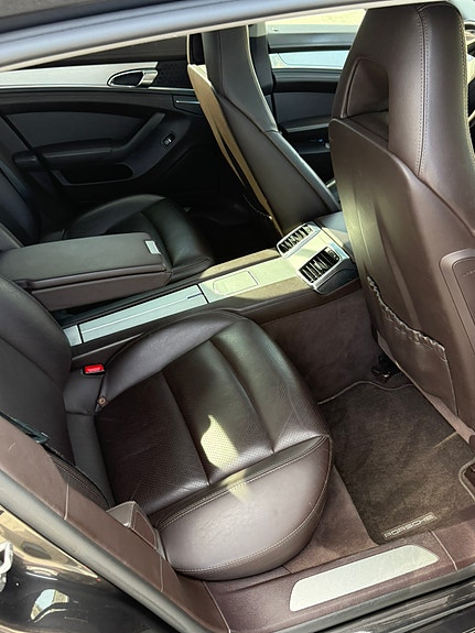 Porsche Panamera 4 17 of 30