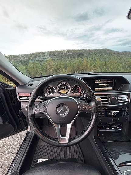 Mercedes-Benz E220 d 23 of 30
