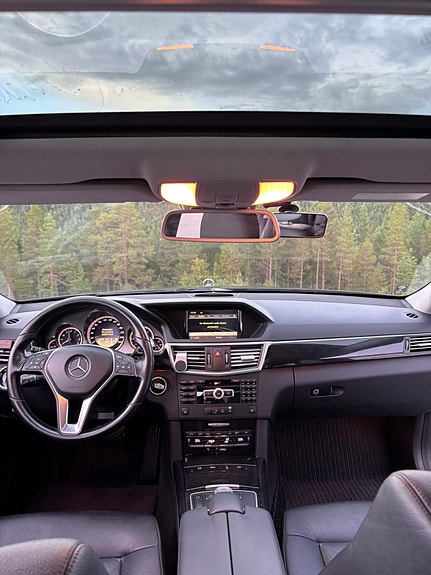 Mercedes-Benz E220 d 30 of 30