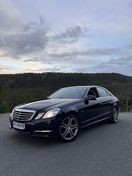 Mercedes-Benz E220 d 2 of 30