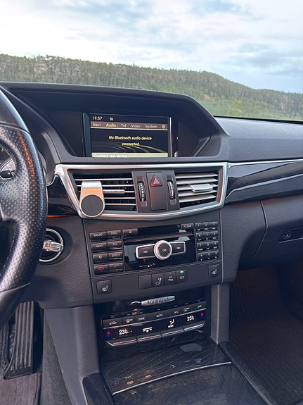 Mercedes-Benz E220 d 28 of 30