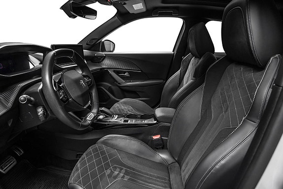 Peugeot e-2008 15 of 22