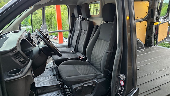 Ford Transit Custom 24 of 30