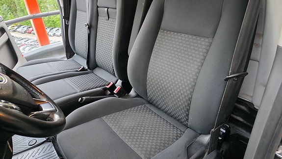 Ford Transit Custom 26 of 30