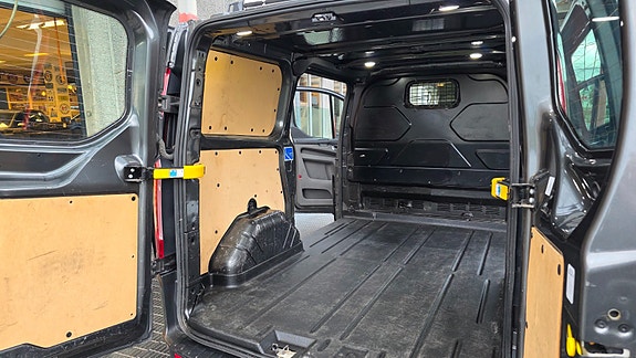 Ford Transit Custom 21 of 30