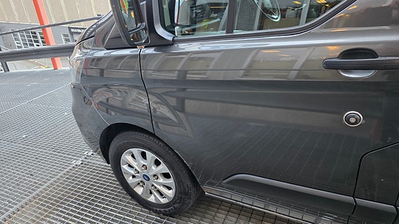 Ford Transit Custom 18 of 30