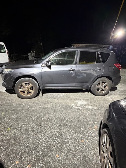 Toyota RAV4 5 of 14