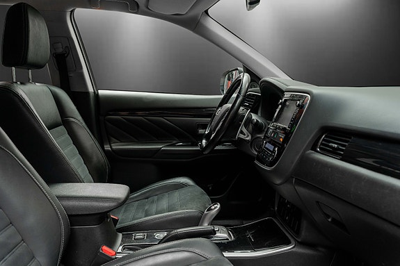 Mitsubishi Outlander 18 of 26