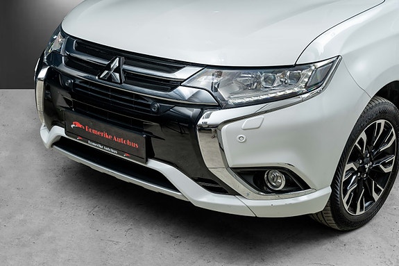 Mitsubishi Outlander 2 of 26
