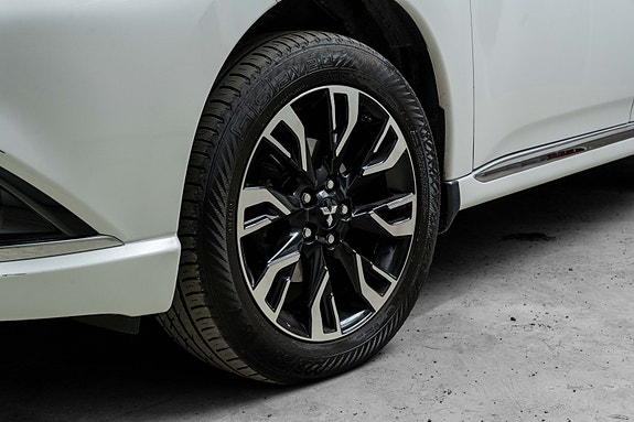 Mitsubishi Outlander 3 of 26