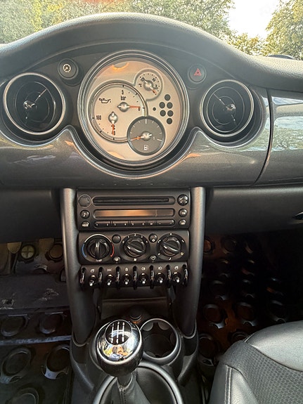 MINI Cooper 19 of 20